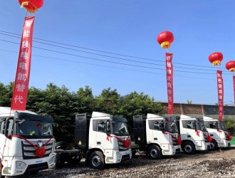 新增停車位和充電樁，他們用“微改造”為居民打造美好家園